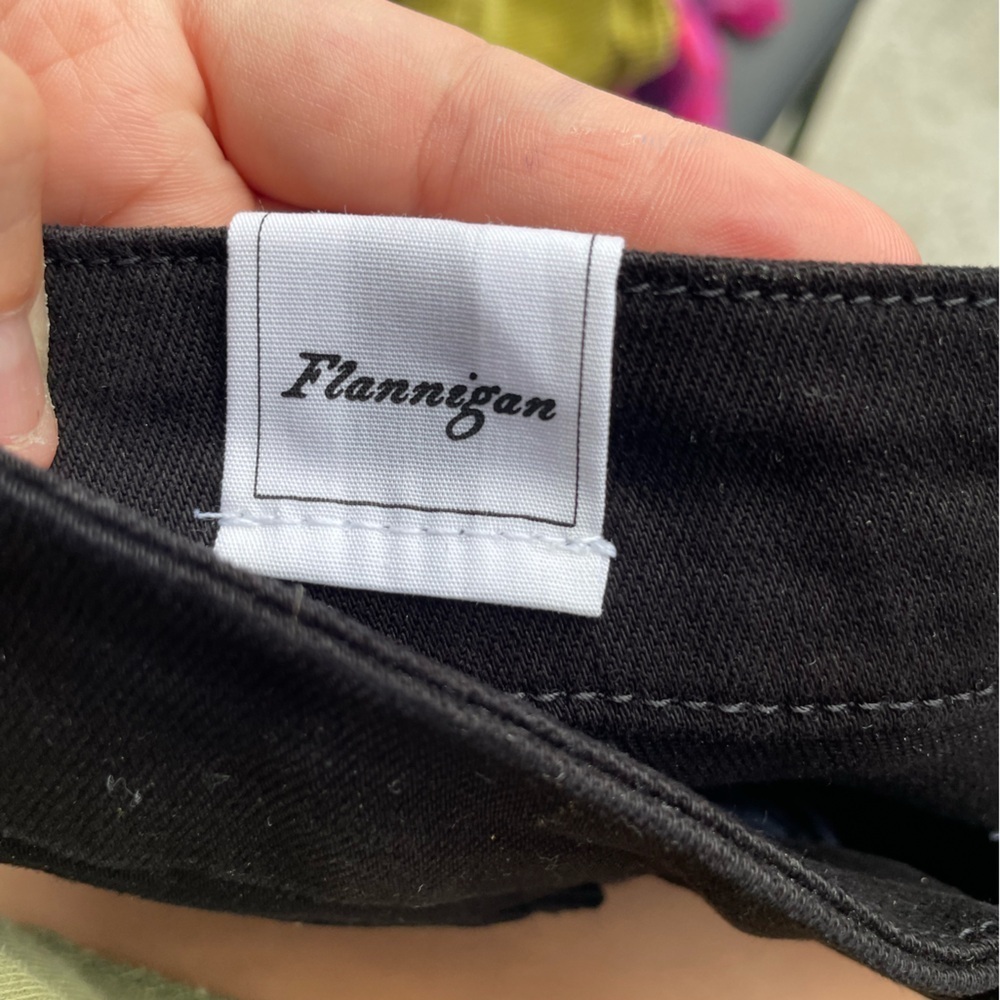 NWT Frank & Eileen Flannigan Flare Leg Jeans, In Black Size 24 - Picture 6 of 7